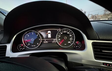 Volkswagen Touareg III, 2012 год, 2 850 000 рублей, 10 фотография