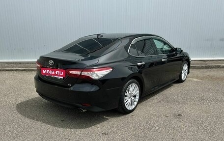 Toyota Camry, 2018 год, 2 845 000 рублей, 5 фотография
