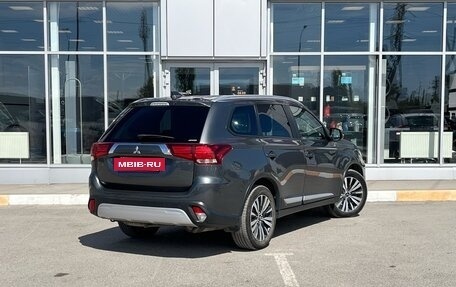 Mitsubishi Outlander III рестайлинг 3, 2019 год, 2 350 000 рублей, 5 фотография
