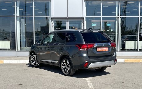 Mitsubishi Outlander III рестайлинг 3, 2019 год, 2 350 000 рублей, 7 фотография