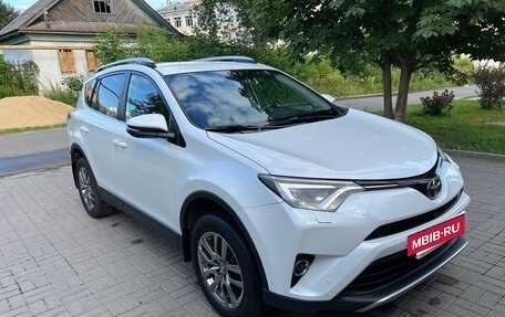 Toyota RAV4, 2018 год, 2 999 000 рублей, 2 фотография