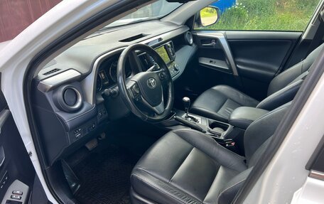Toyota RAV4, 2018 год, 2 999 000 рублей, 9 фотография