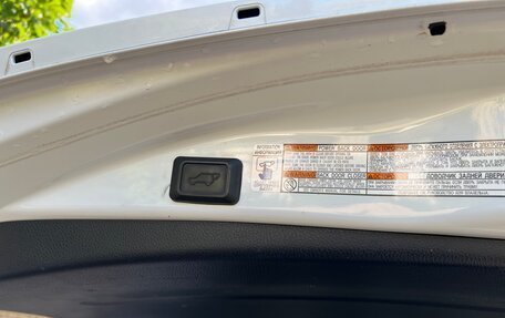Toyota RAV4, 2018 год, 2 999 000 рублей, 20 фотография