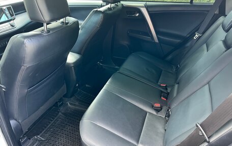 Toyota RAV4, 2018 год, 2 999 000 рублей, 16 фотография