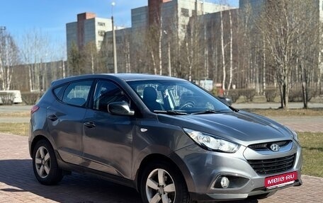 Hyundai ix35 I рестайлинг, 2013 год, 930 000 рублей, 2 фотография