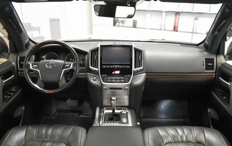 Toyota Land Cruiser 200, 2019 год, 7 699 000 рублей, 9 фотография