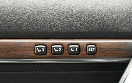 Toyota Land Cruiser 200, 2019 год, 7 699 000 рублей, 13 фотография