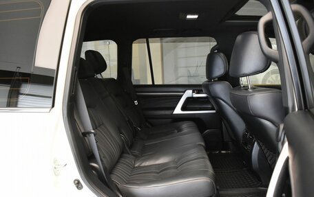 Toyota Land Cruiser 200, 2019 год, 7 699 000 рублей, 23 фотография