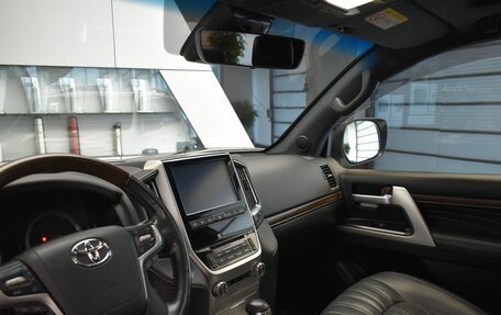 Toyota Land Cruiser 200, 2019 год, 7 699 000 рублей, 29 фотография