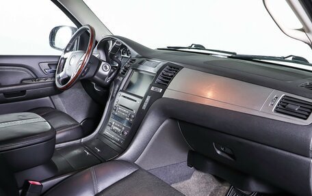 Cadillac Escalade III, 2008 год, 1 365 000 рублей, 12 фотография