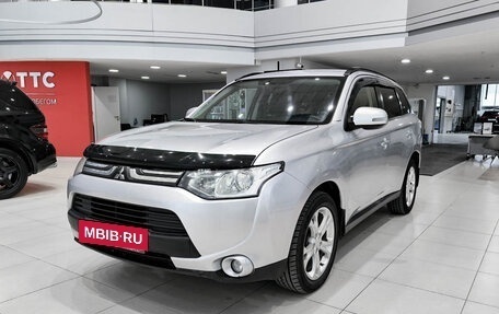 Mitsubishi Outlander III рестайлинг 3, 2012 год, 1 199 000 рублей, 5 фотография
