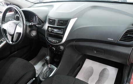 Hyundai Solaris II рестайлинг, 2013 год, 899 000 рублей, 18 фотография