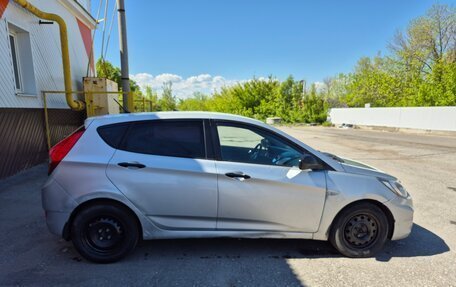 Hyundai Solaris II рестайлинг, 2013 год, 390 000 рублей, 6 фотография