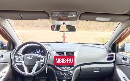 Hyundai Solaris II рестайлинг, 2011 год, 750 000 рублей, 8 фотография