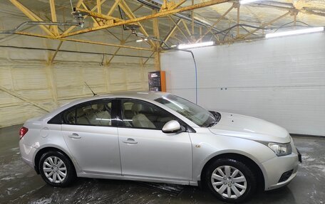 Chevrolet Cruze II, 2011 год, 500 000 рублей, 4 фотография