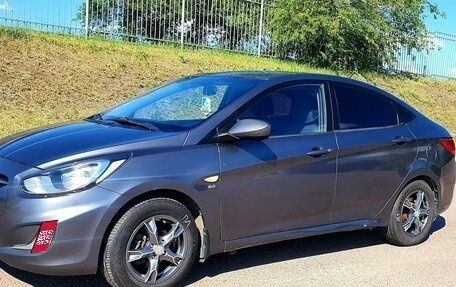 Hyundai Solaris II рестайлинг, 2011 год, 740 000 рублей, 1 фотография