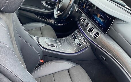 Mercedes-Benz E-Класс, 2020 год, 4 050 000 рублей, 5 фотография