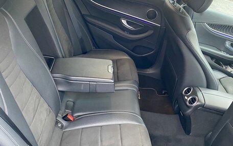 Mercedes-Benz E-Класс, 2020 год, 4 050 000 рублей, 4 фотография