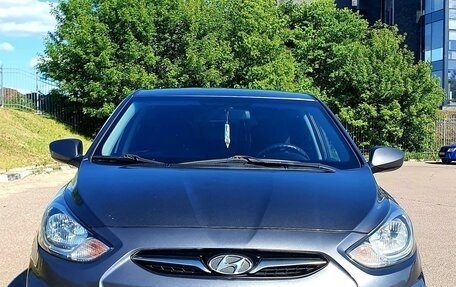 Hyundai Solaris II рестайлинг, 2011 год, 740 000 рублей, 3 фотография