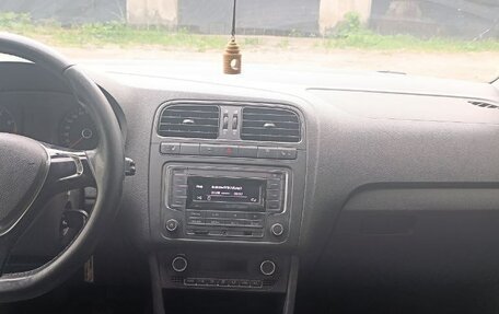 Volkswagen Polo VI (EU Market), 2016 год, 1 100 000 рублей, 2 фотография