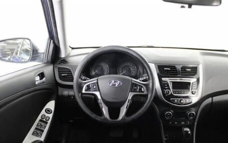 Hyundai Solaris II рестайлинг, 2015 год, 1 100 000 рублей, 3 фотография