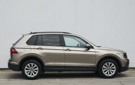 Volkswagen Tiguan II, 2021 год, 1 599 000 рублей, 5 фотография