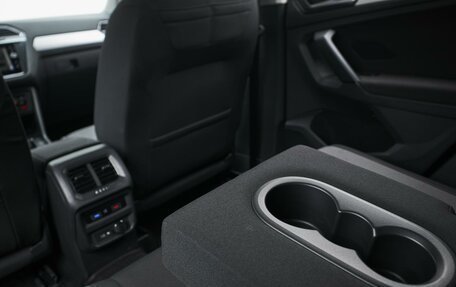 Volkswagen Tiguan II, 2021 год, 1 599 000 рублей, 27 фотография
