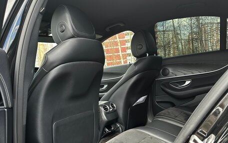 Mercedes-Benz E-Класс, 2019 год, 3 150 000 рублей, 7 фотография