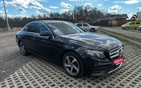 Mercedes-Benz E-Класс, 2019 год, 3 150 000 рублей, 5 фотография