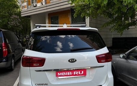 KIA Carnival III, 2018 год, 2 700 000 рублей, 4 фотография