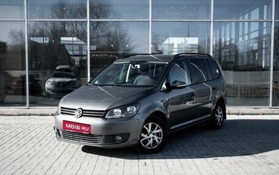 Volkswagen Touran III, 2011 год, 880 000 рублей, 1 фотография