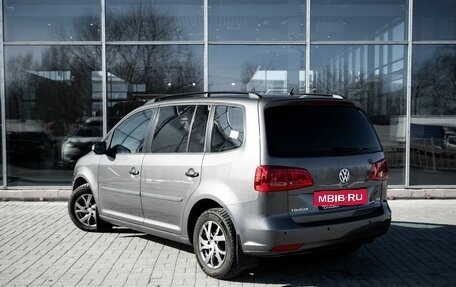 Volkswagen Touran III, 2011 год, 880 000 рублей, 6 фотография