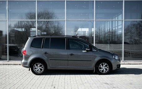 Volkswagen Touran III, 2011 год, 880 000 рублей, 8 фотография