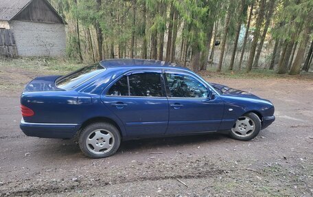Mercedes-Benz E-Класс, 1997 год, 415 000 рублей, 1 фотография
