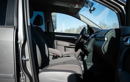 Volkswagen Touran III, 2011 год, 880 000 рублей, 11 фотография