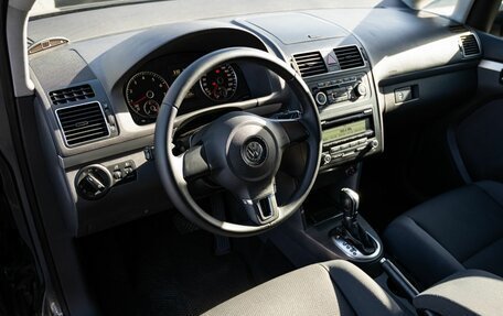 Volkswagen Touran III, 2011 год, 880 000 рублей, 18 фотография
