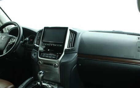 Toyota Land Cruiser 200, 2016 год, 6 901 000 рублей, 3 фотография