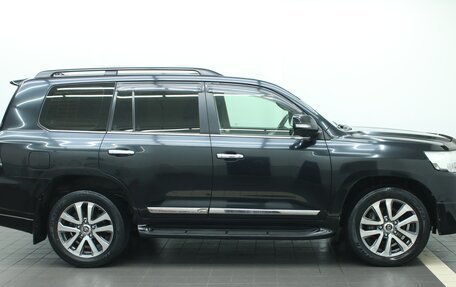 Toyota Land Cruiser 200, 2016 год, 6 901 000 рублей, 10 фотография