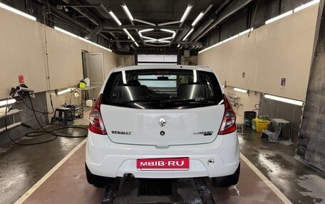 Renault Sandero I, 2013 год, 650 000 рублей, 2 фотография