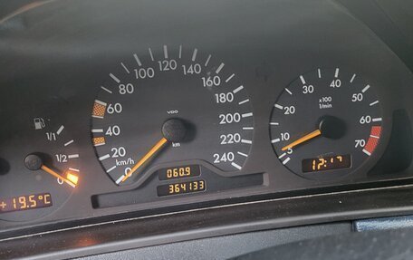Mercedes-Benz E-Класс, 1997 год, 415 000 рублей, 3 фотография