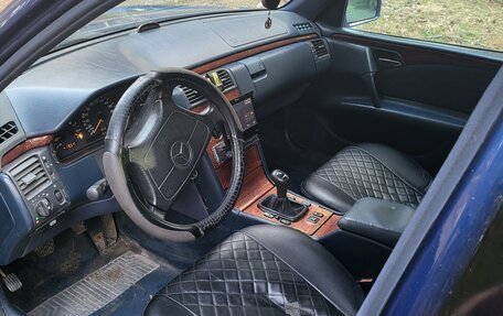 Mercedes-Benz E-Класс, 1997 год, 415 000 рублей, 4 фотография