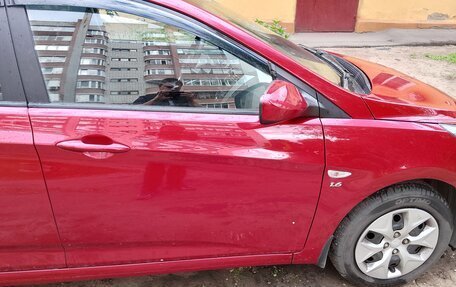 Hyundai Solaris II рестайлинг, 2013 год, 850 000 рублей, 2 фотография