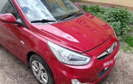 Hyundai Solaris II рестайлинг, 2013 год, 850 000 рублей, 3 фотография