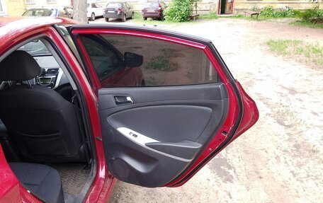 Hyundai Solaris II рестайлинг, 2013 год, 850 000 рублей, 23 фотография