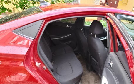 Hyundai Solaris II рестайлинг, 2013 год, 850 000 рублей, 30 фотография