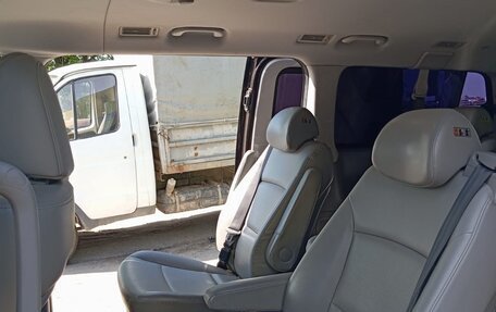 Hyundai Grand Starex Grand Starex I рестайлинг 2, 2018 год, 3 600 000 рублей, 11 фотография