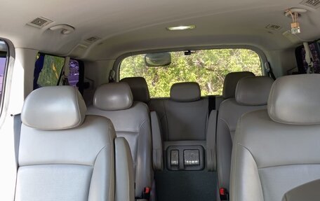 Hyundai Grand Starex Grand Starex I рестайлинг 2, 2018 год, 3 600 000 рублей, 13 фотография