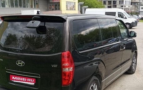 Hyundai Grand Starex Grand Starex I рестайлинг 2, 2018 год, 3 600 000 рублей, 3 фотография