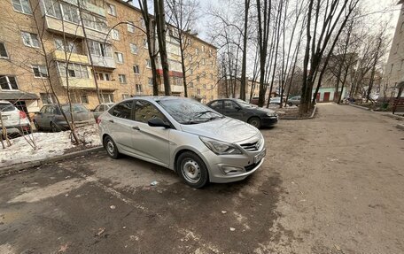 Hyundai Solaris II рестайлинг, 2015 год, 620 000 рублей, 3 фотография