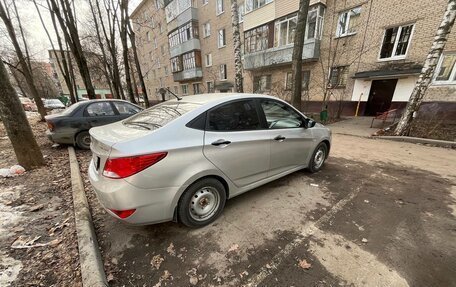 Hyundai Solaris II рестайлинг, 2015 год, 620 000 рублей, 2 фотография